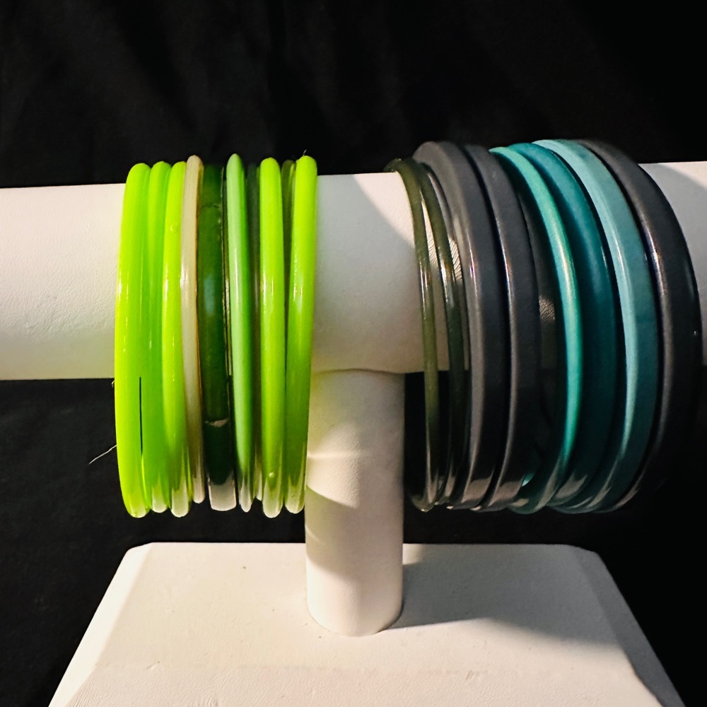 Lot of 20 Assorted Colorful Shades of Green Bangle Bracelets Plastic Mix & Match